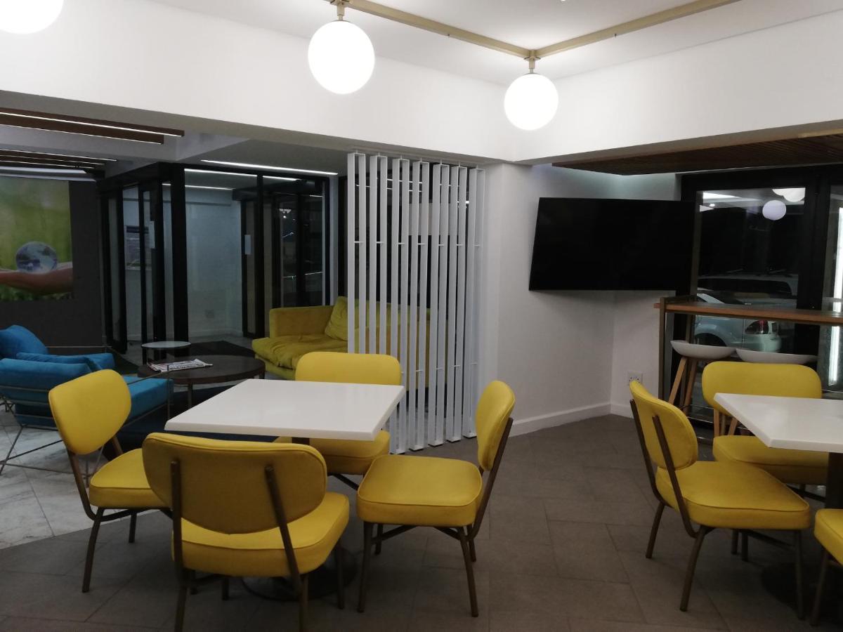 First Group Riviera Suites Кейптаун Екстериор снимка