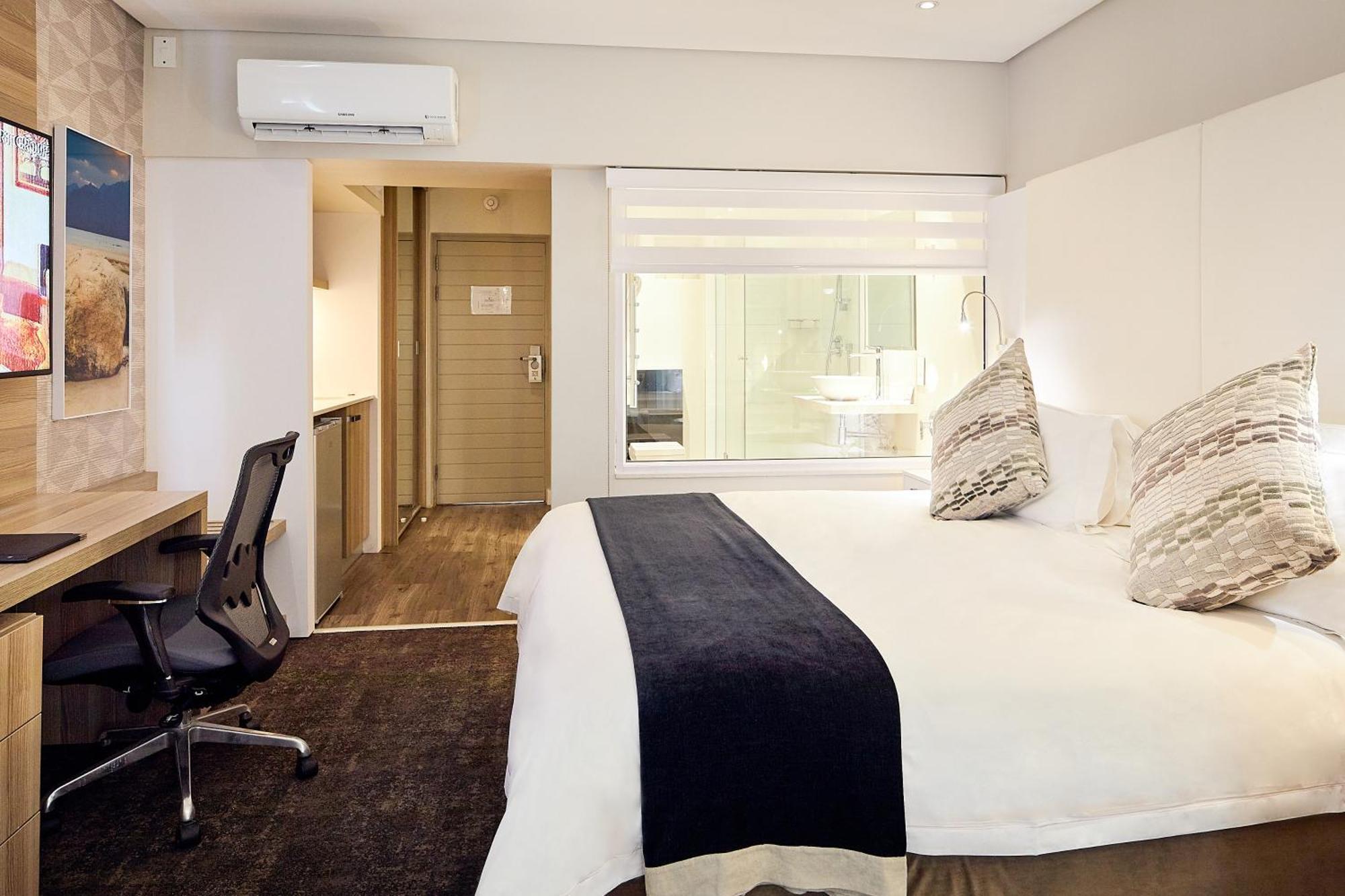 First Group Riviera Suites Кейптаун Екстериор снимка